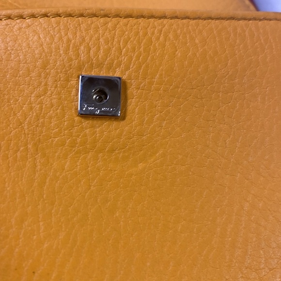 Salvatore Ferragamo compact wallet - Picture 7 of 10